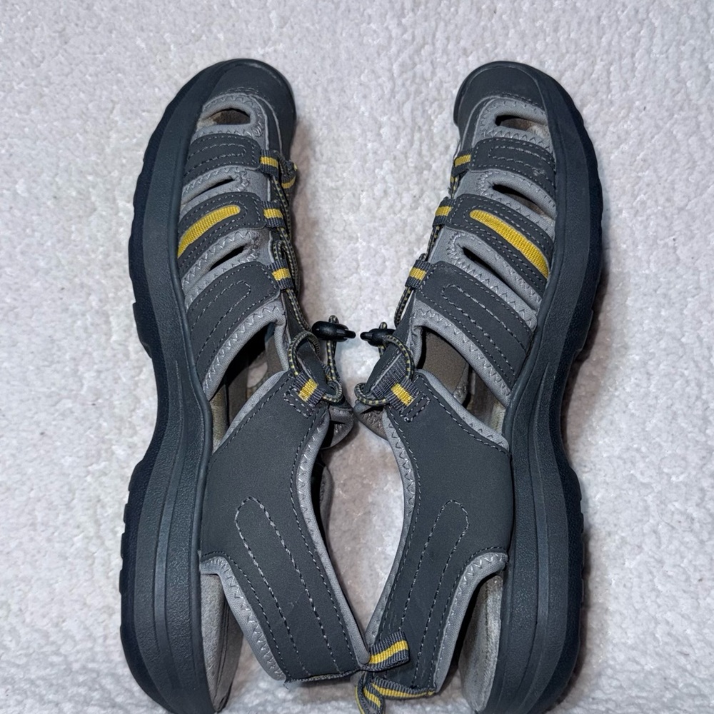 Adventuridge Sandals Mens size 9 Rugged Water Shoes Grey Outdoors Rafting